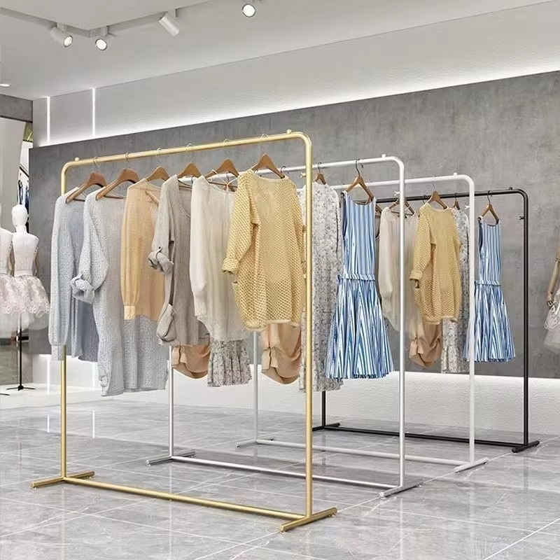 Luxuriöser goldener Kleiderstä – Home Decor Retail Stores Bewertung und Preis