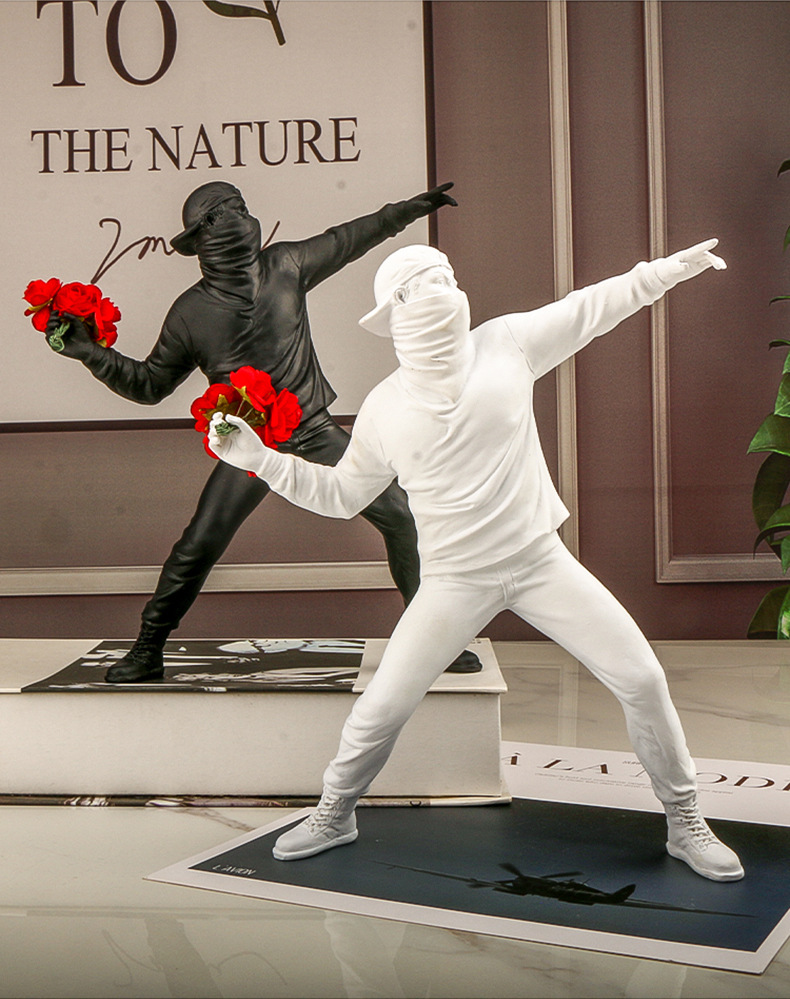 Banksy noch Blumen dekoration  – Abstract Sculpture Resin Bewertung und Preis